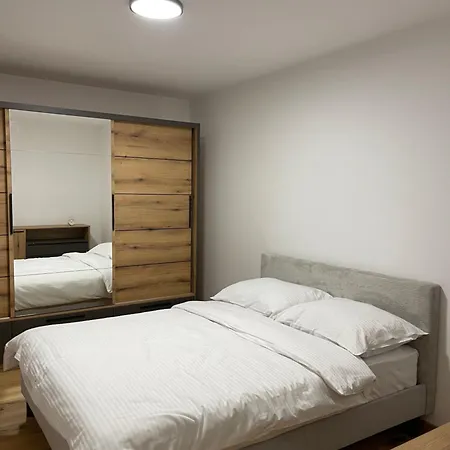 Apartman Flyinn *
